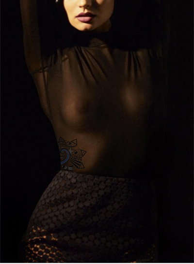 sexy picture of girl modelling memento vivere tattoo design - remember to live